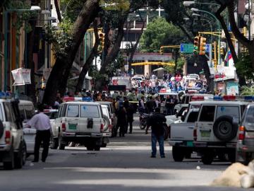 Patrullas en las calles de Venezuela