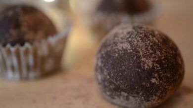 ¿Cansado de los dulces navideños? Prepara unas trufas al licor