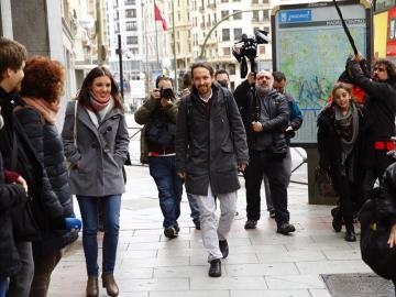 El líder de Podemos, Pablo Iglesias, a su llegada a la sede del partido en Madrid