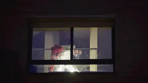 La Policía investiga el suceso en la vivienda de Girona La Policía investiga el suceso en la vivienda de Girona