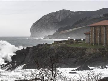 Fuerte oleaje en el Cantábrico