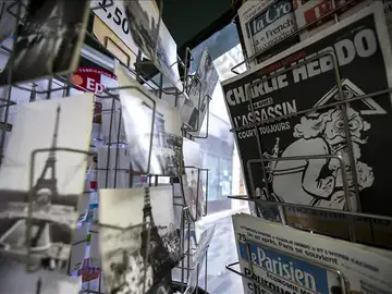 La portada que ha causado polémica en un quiosco La portada que ha causado polémica en un quiosco