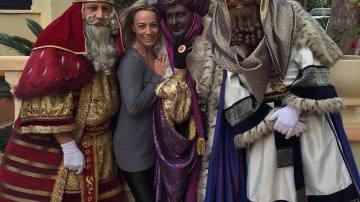Sonia Castedo posa junto a los Reyes Magos
