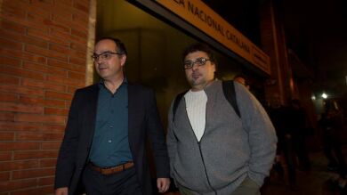 Conversaciones contrarreloj entre JxSí y la CUP para desencallar la investidura en Cataluña