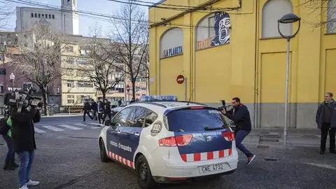 El matrimonio es trasladado a su domicilio tras quedar en libertad con cargos El matrimonio es trasladado a su domicilio tras quedar en libertad con cargos