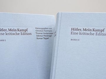Los dos volúmenes de la reedición de 'Mein Kampf' Los dos volúmenes de la reedición de 'Mein Kampf'