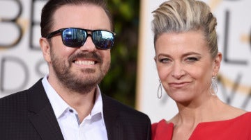 Ricky Gervais a su llegada a la gala de los Globos de Oro
