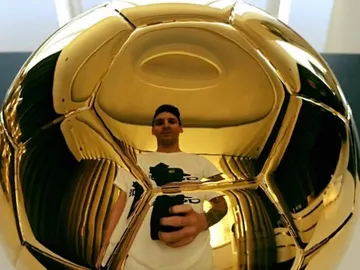 El Balón de Oro de Messi El Balón de Oro de Messi