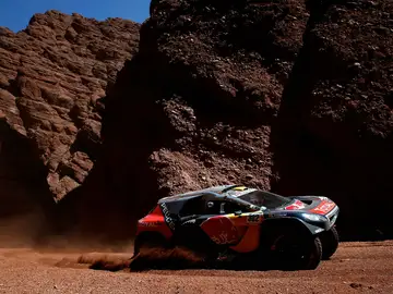 Stéphane Peterhansel, a los mandos de su Peugeot Stéphane Peterhansel, a los mandos de su Peugeot