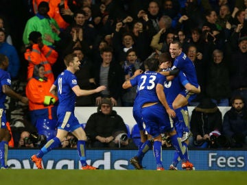  Robert Huth celebra su gol ante el Tottenham