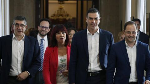 Patxi L&oacute;pez y Pedro S&aacute;nchez llegan al Congreso