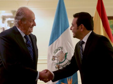 Jimmy Morales recibe al Rey Juan Carlos I
