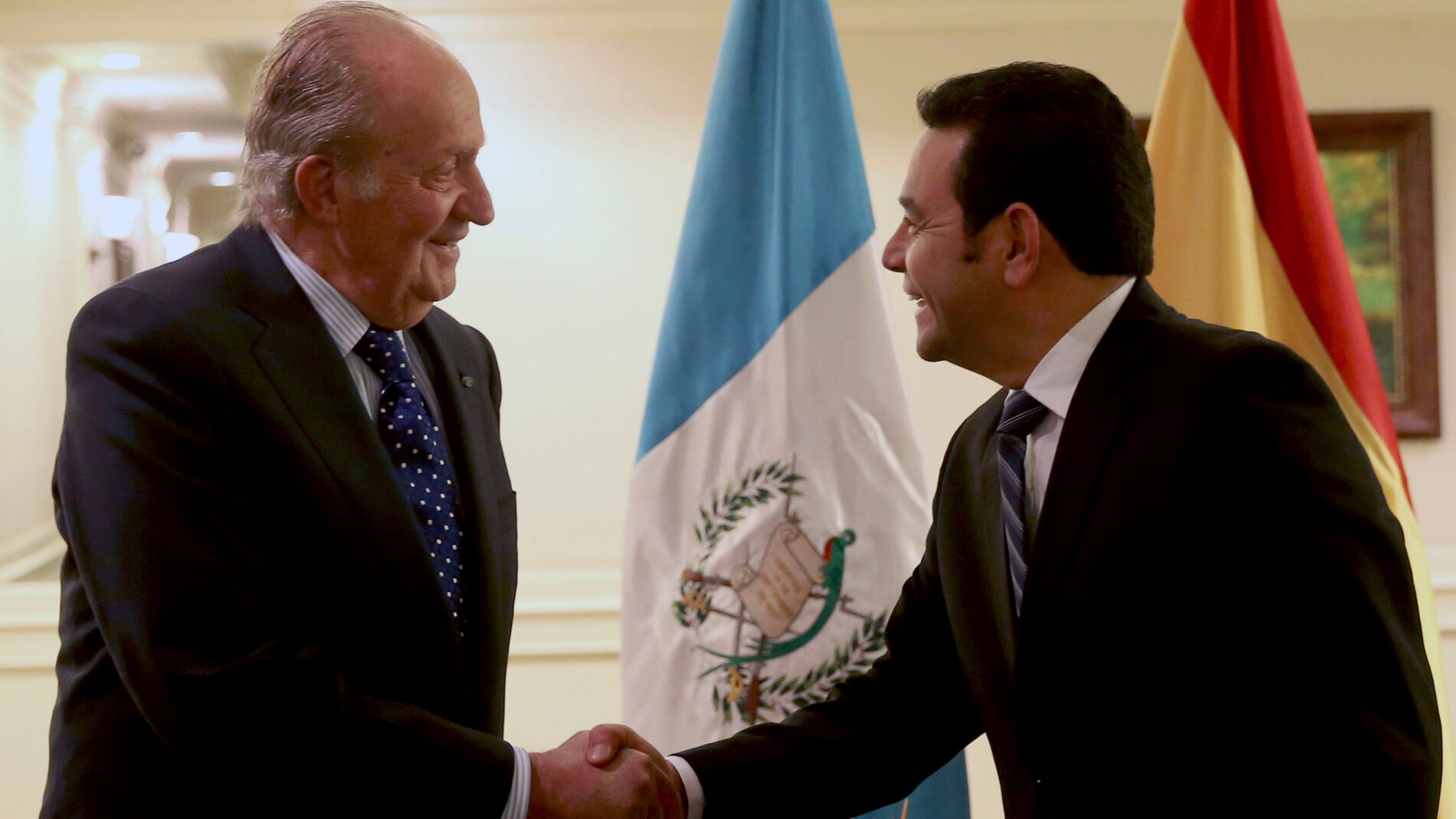 Jimmy Morales recibe al Rey Juan Carlos I