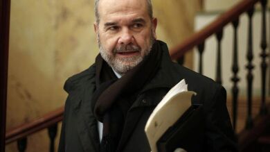 La juez del caso de los ERE confirma la pieza que afecta a Chaves y Griñán