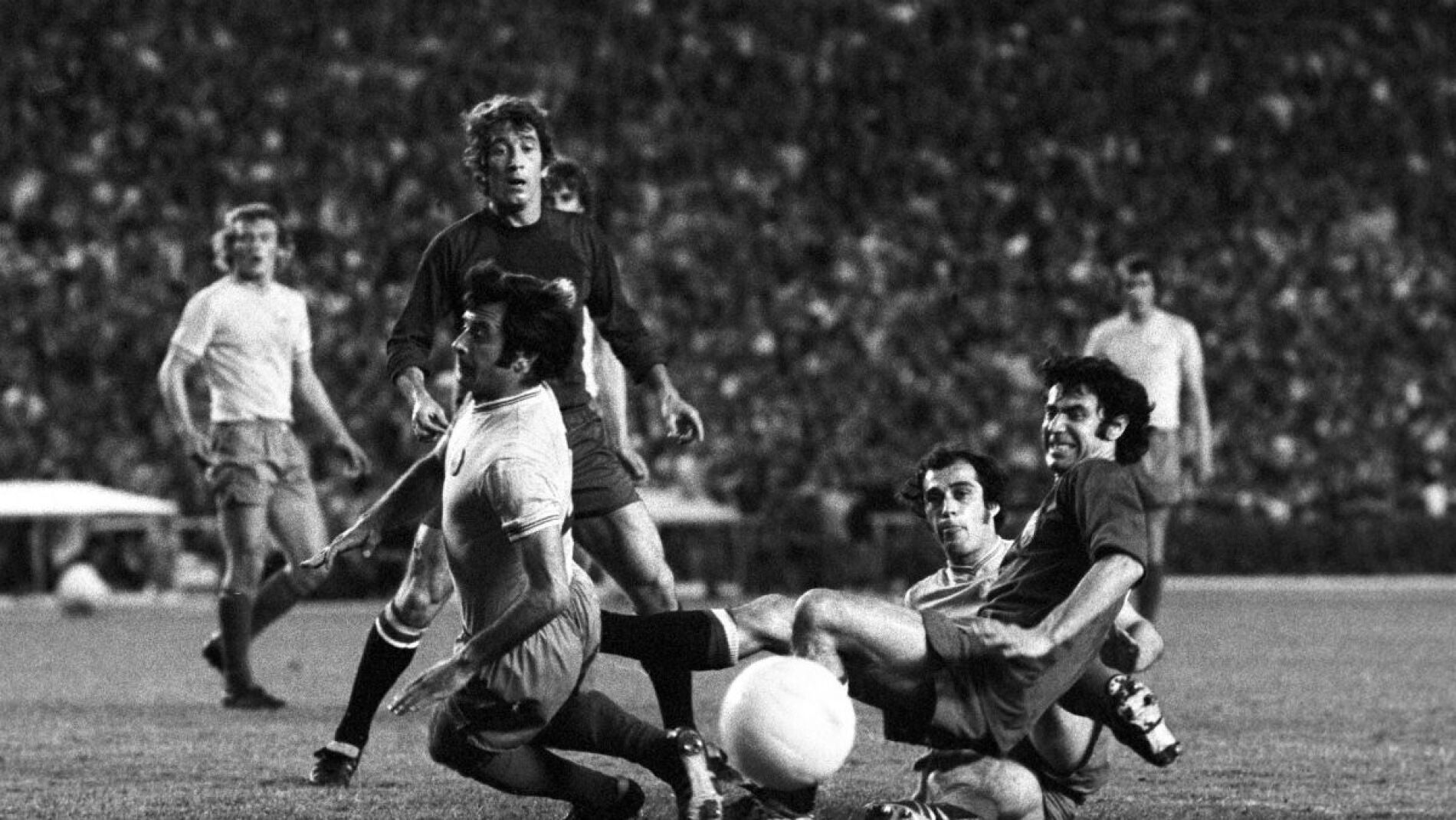 Manuel Vel&aacute;zquez, en un partido de la selecci&oacute;n espa&ntilde;ola