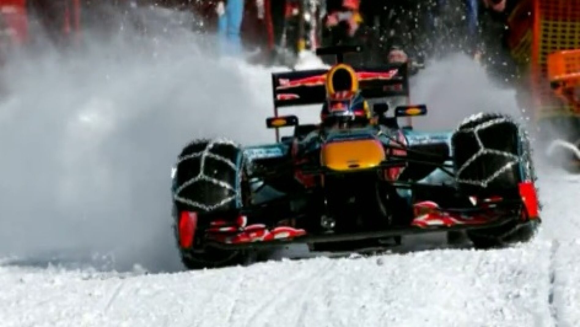  Verstappen, en plena exhibici&oacute;n sobre la nieve