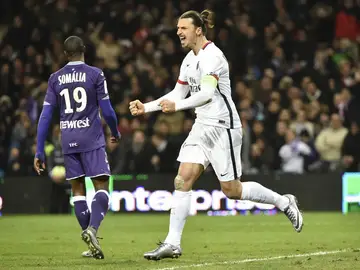Ibrahimovic celebra un gol frente al Tolouse Ibrahimovic celebra un gol frente al Tolouse