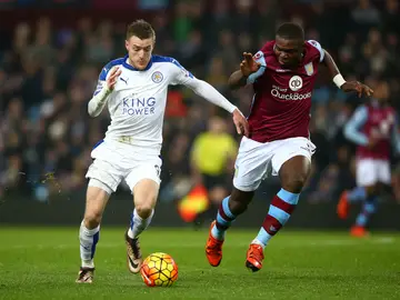 Jaime Vardy conduce el balón en un partido con el Leicester Jaime Vardy conduce el balón en un partido con el Leicester