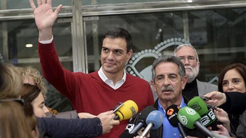 Pedro S&aacute;nchez, con Revilla
