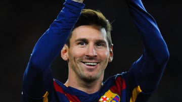 Leo Messi ofrece su quinto Balón de Oro al Camp Nou