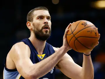 Gasol tira a canasta Gasol tira a canasta
