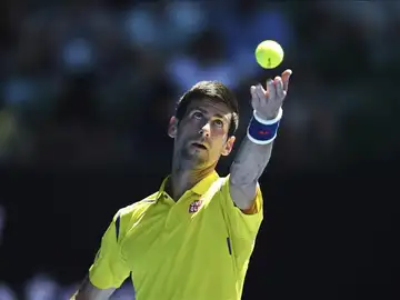 Djokovic vence en la primera ronda del Open de Australia al surcoreano Hyeon Chung Djokovic vence en la primera ronda del Open de Australia al surcoreano Hyeon Chung