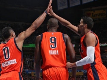 Ibaka y Westbrook, en el partido ante los Heat