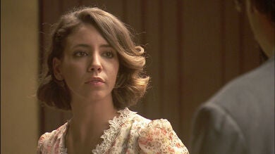 César Cárdenas le propone a Emilia que se marche con él a sus tierras de Málaga
