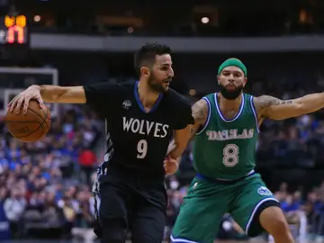Ricky Rubio, en acción ante Dallas Ricky Rubio, en acción ante Dallas