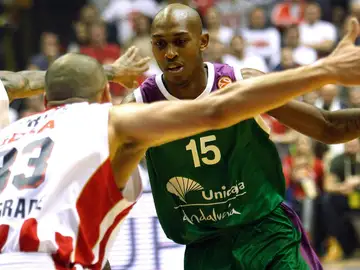 Jamar Smith, en acción ante el Estrella Roja Jamar Smith, en acción ante el Estrella Roja