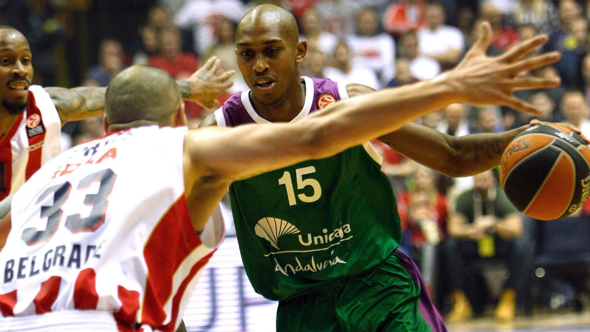 Jamar Smith, en acci&oacute;n ante el Estrella Roja