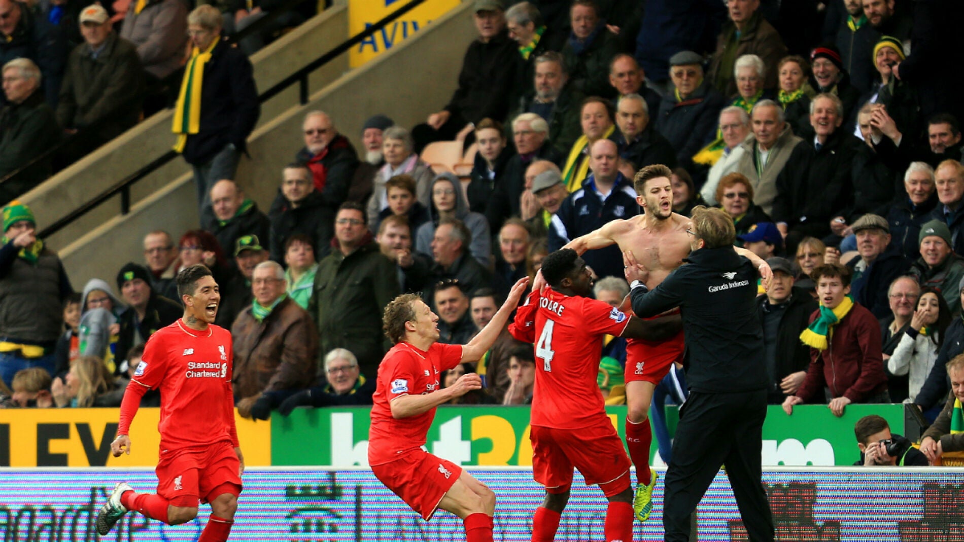 El Liverpool celebra un gol en la banda