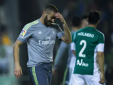 Benzema se lamenta tras una jugada Benzema se lamenta tras una jugada