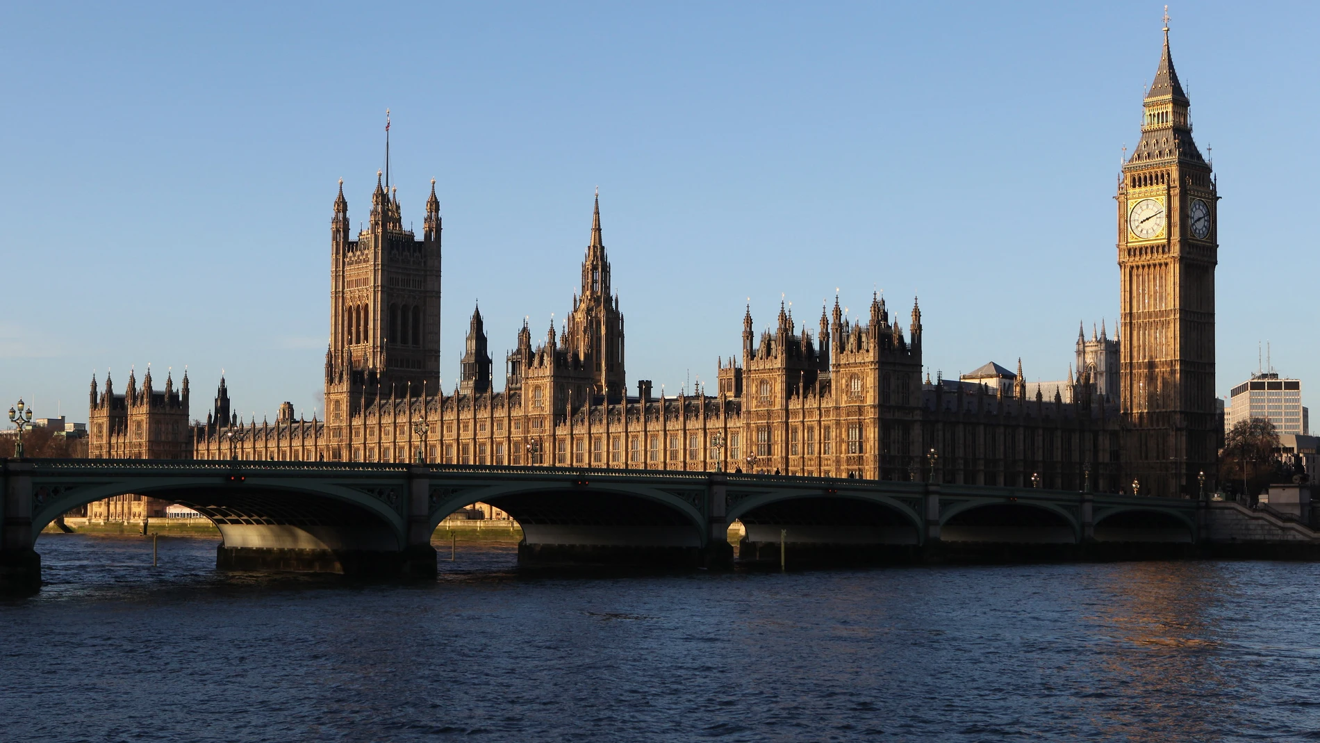 Edificio del Parlamento británico en Londres Edificio del Parlamento británico en Londres