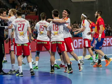 Los jugadores daneses celebran el triunfo ante España Los jugadores daneses celebran el triunfo ante España