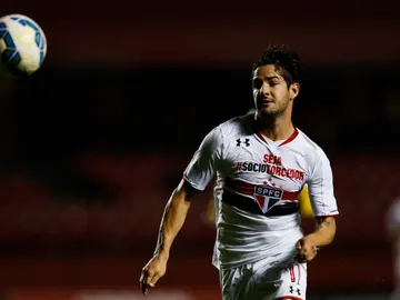 Alexandre Pato durante un partido Alexandre Pato durante un partido
