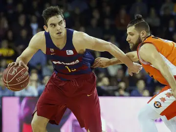 Satoransky, con el balón ante Diot Satoransky, con el balón ante Diot