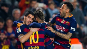 Los jugadores del Barcelona celebran un gol en el Camp Nou