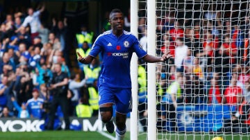 Ramires celebra un gol con el Chelsea