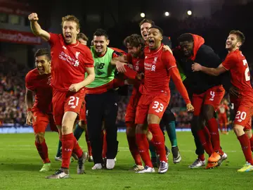 Los jugadores del Liverpool celebran la victoria Los jugadores del Liverpool celebran la victoria