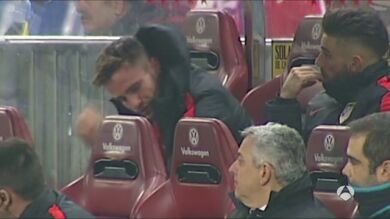 Saúl llora desconsolado tras su fallo en el gol de Guidetti