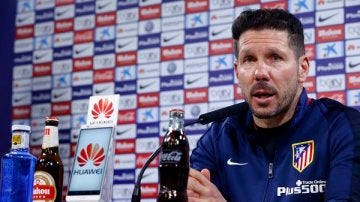 Simeone, durante la rueda de prensa