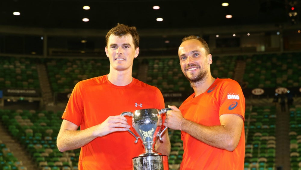 Murray y Soares, con el título de dobles