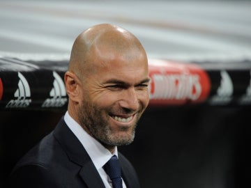 Zinedine Zidane en el partido frente al Espanyol Zinedine Zidane en el partido frente al Espanyol