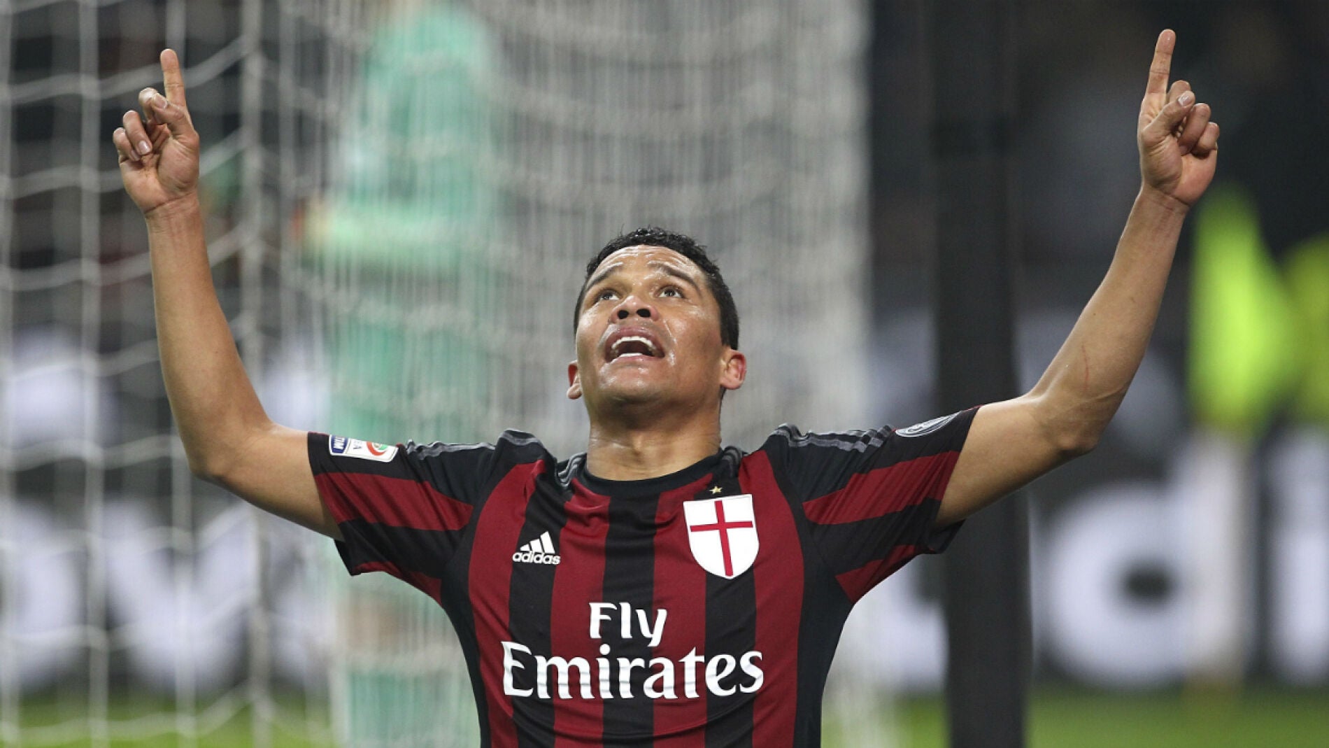 Bacca celebra un gol con el Milan