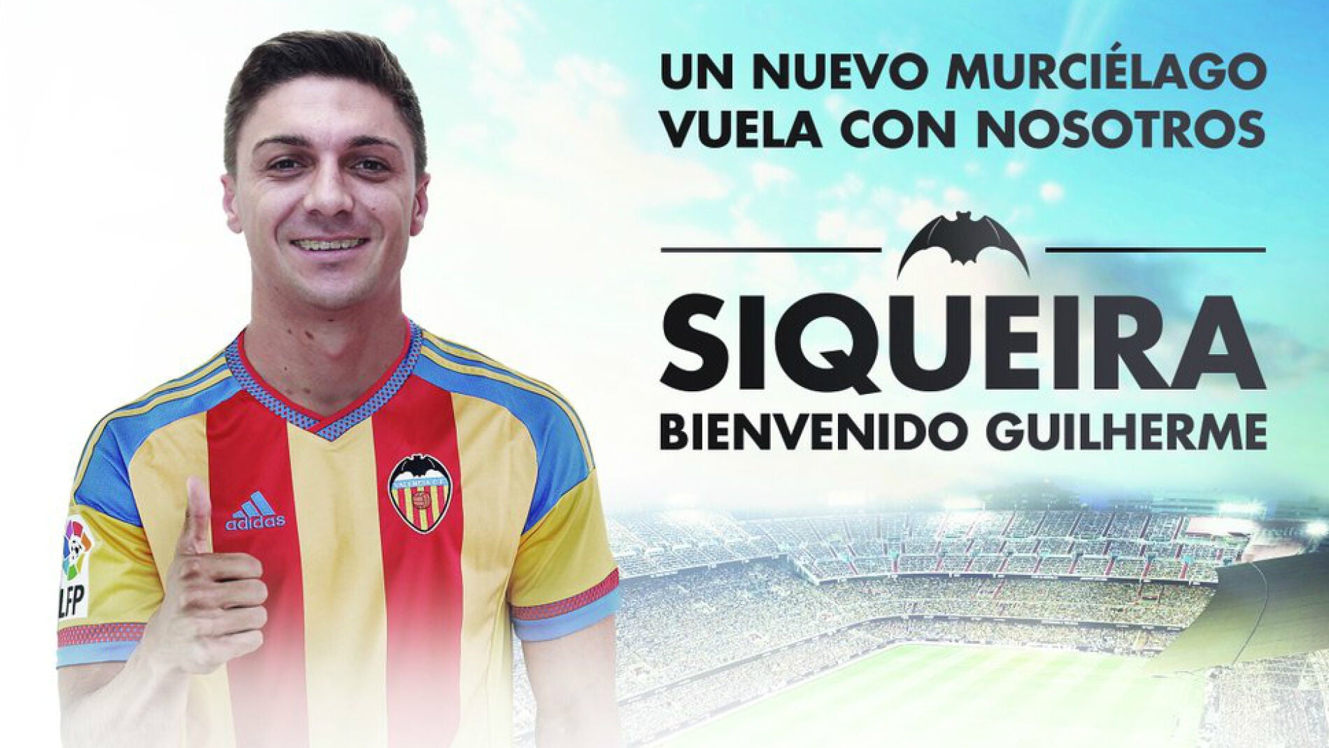 Siqueira, con la camiseta del Valencia