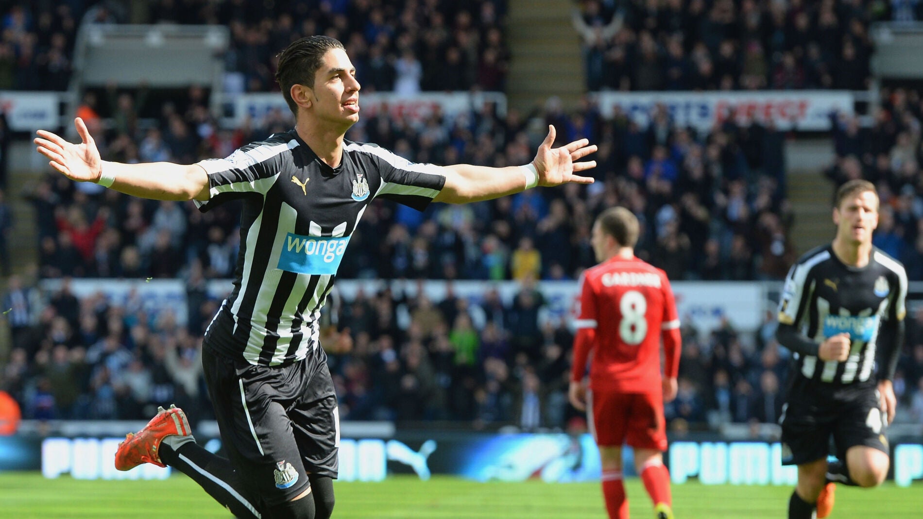 Ayoze celebrando un gol con el Newcastle