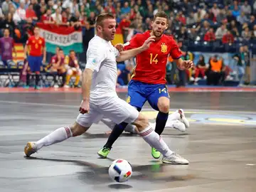 España ganó con rotundidad su primer partido del Europeo ante Hungría España ganó con rotundidad su primer partido del Europeo ante Hungría