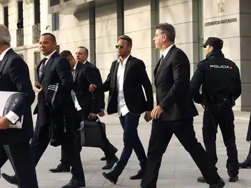Neymar y su padre llegan a la Audiencia Nacional Neymar y su padre llegan a la Audiencia Nacional