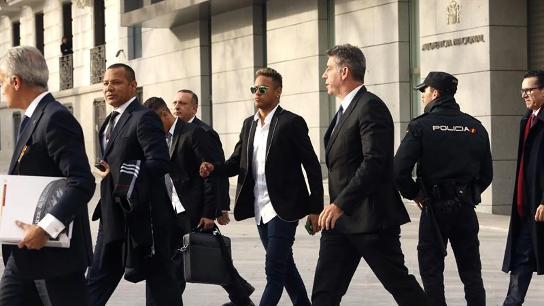Neymar y su padre llegan a la Audiencia Nacional Neymar y su padre llegan a la Audiencia Nacional